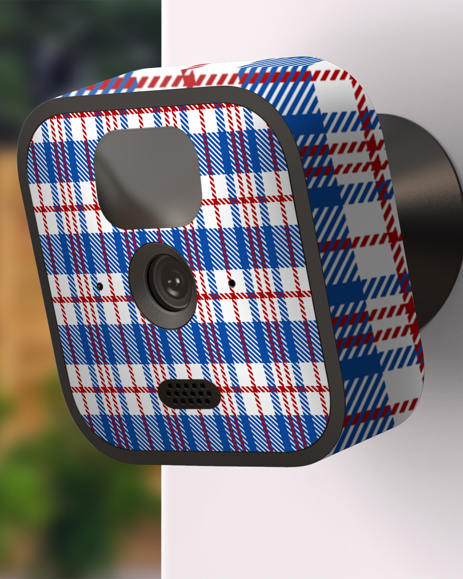 Plaid Market Bag Camera Skin Blink Outdoor (2020) attached to exterior wall